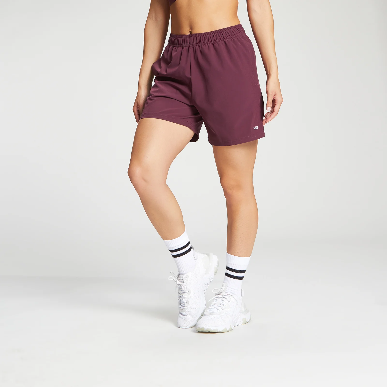 Short d’entraînement en matière tissée MP Essentials pour femmes – Bordeaux - XXS Image 1