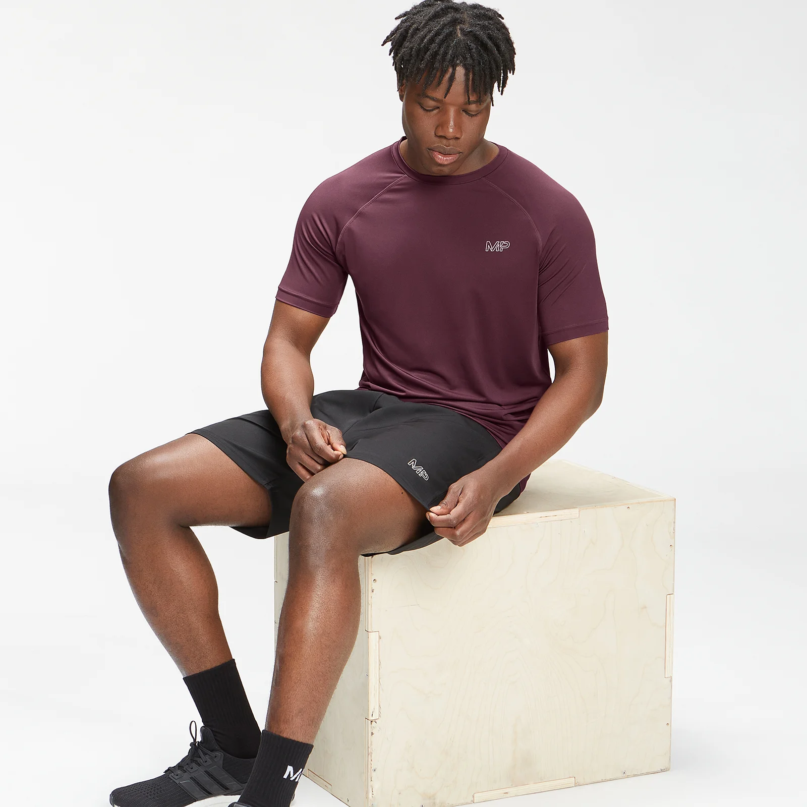 T-shirt à manches courtes à imprimé répétitif MP Mark Graphic Training pour hommes – Bordeaux - XXS Image 1