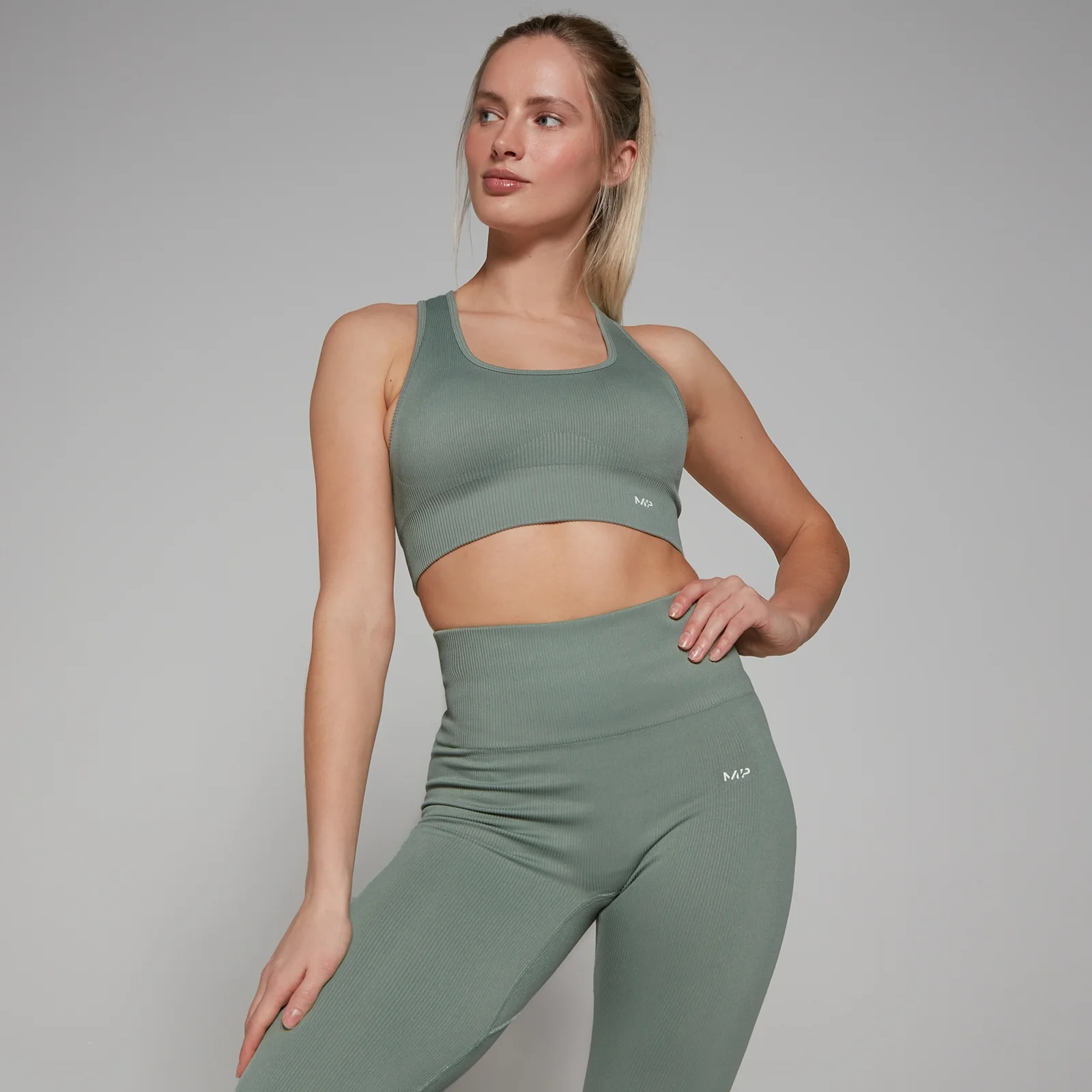 Brassière asymétrique côtelée sans coutures MP Tempo pour femmes – Vert sauge - XS Image 1
