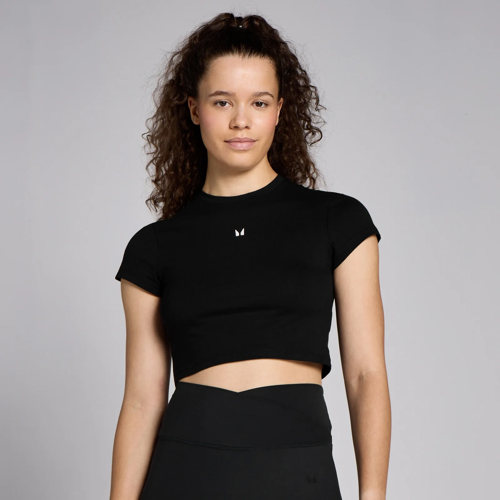 T-shirt court moulant à manches courtes MP Basics pour femmes – Noir - S Image 1