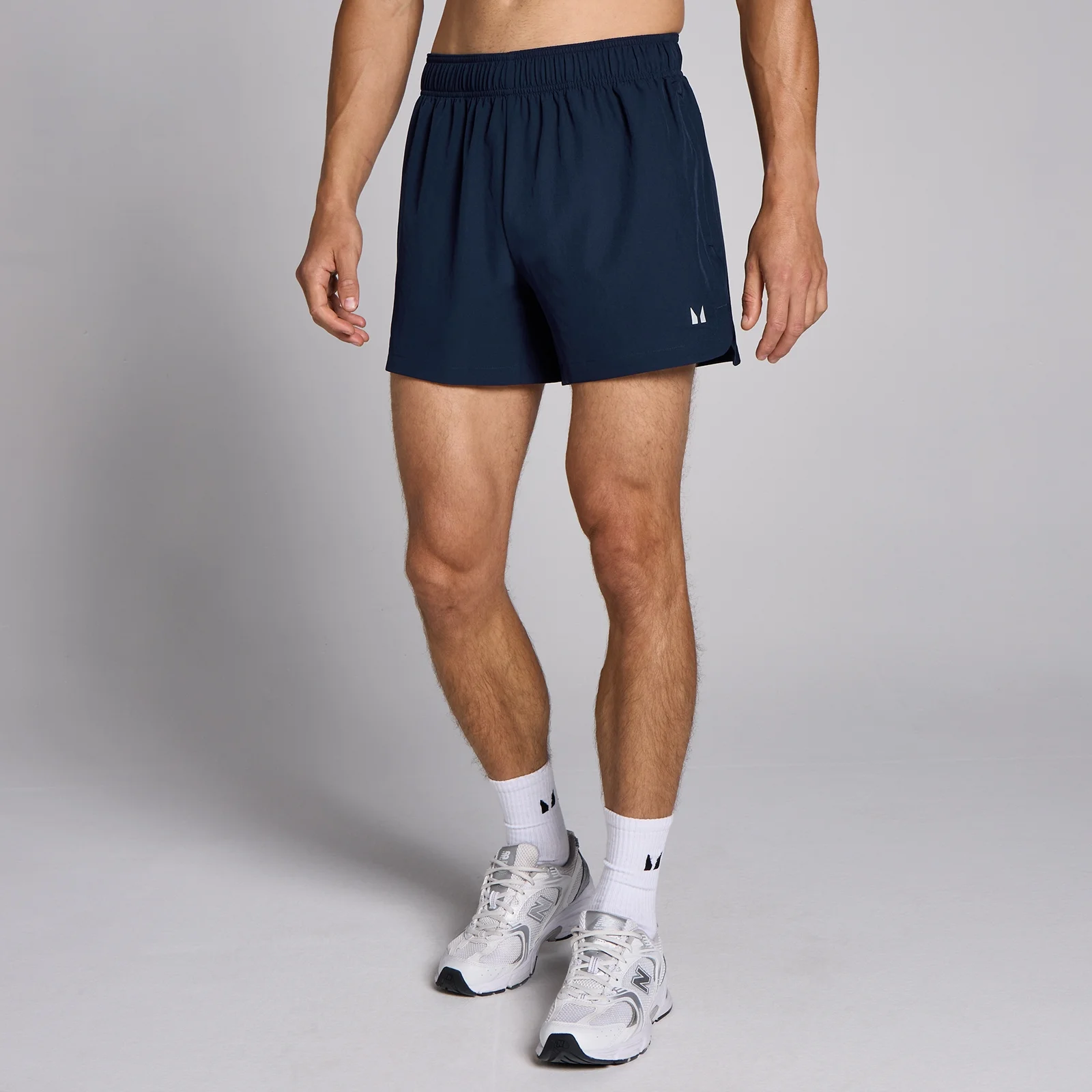 Short d’entraînement tissé avec entrejambe de 13 cm MP pour hommes – Bleu marine - L Image 1