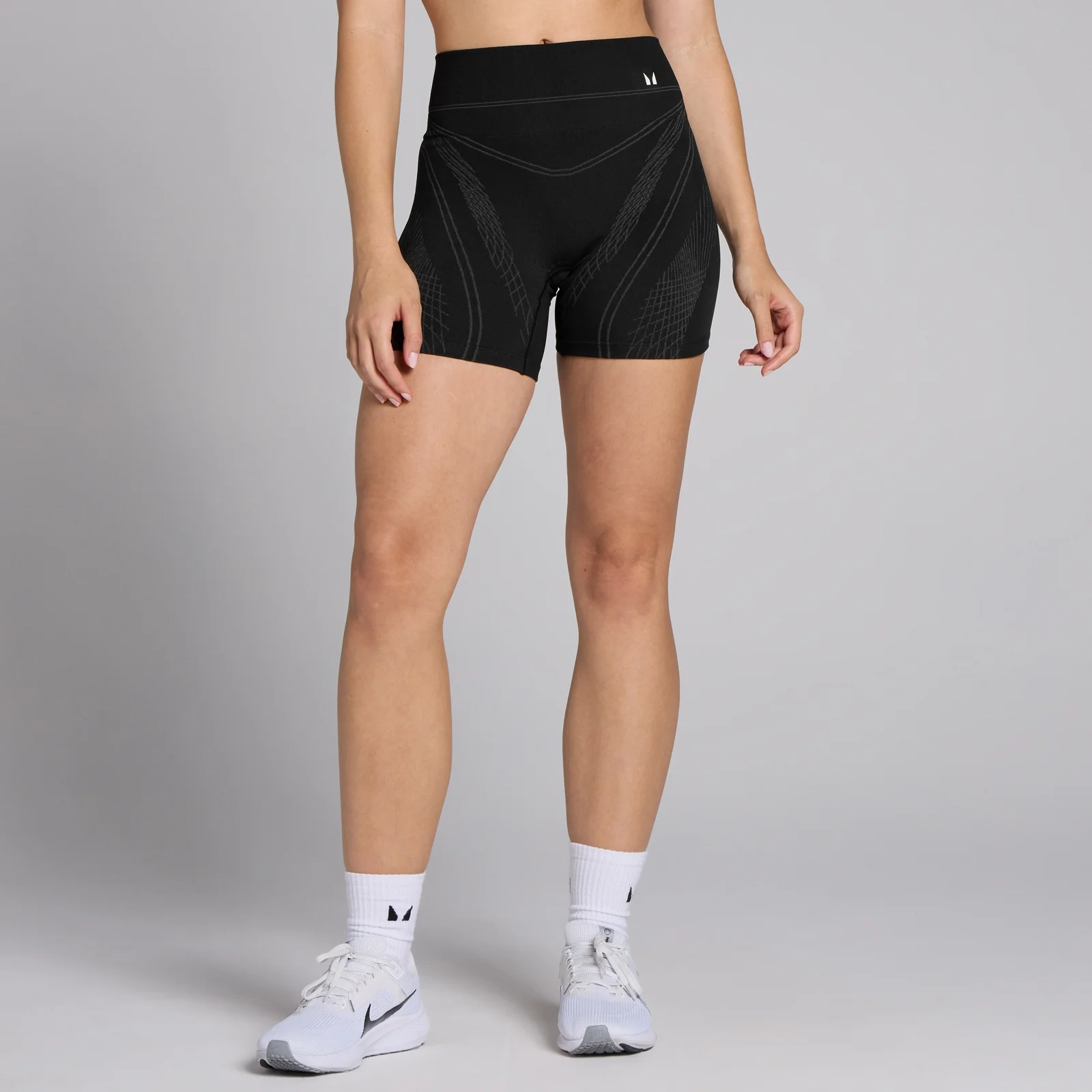 Short linéaire sans coutures MP Tempo pour femmes – Noir - L Image 1