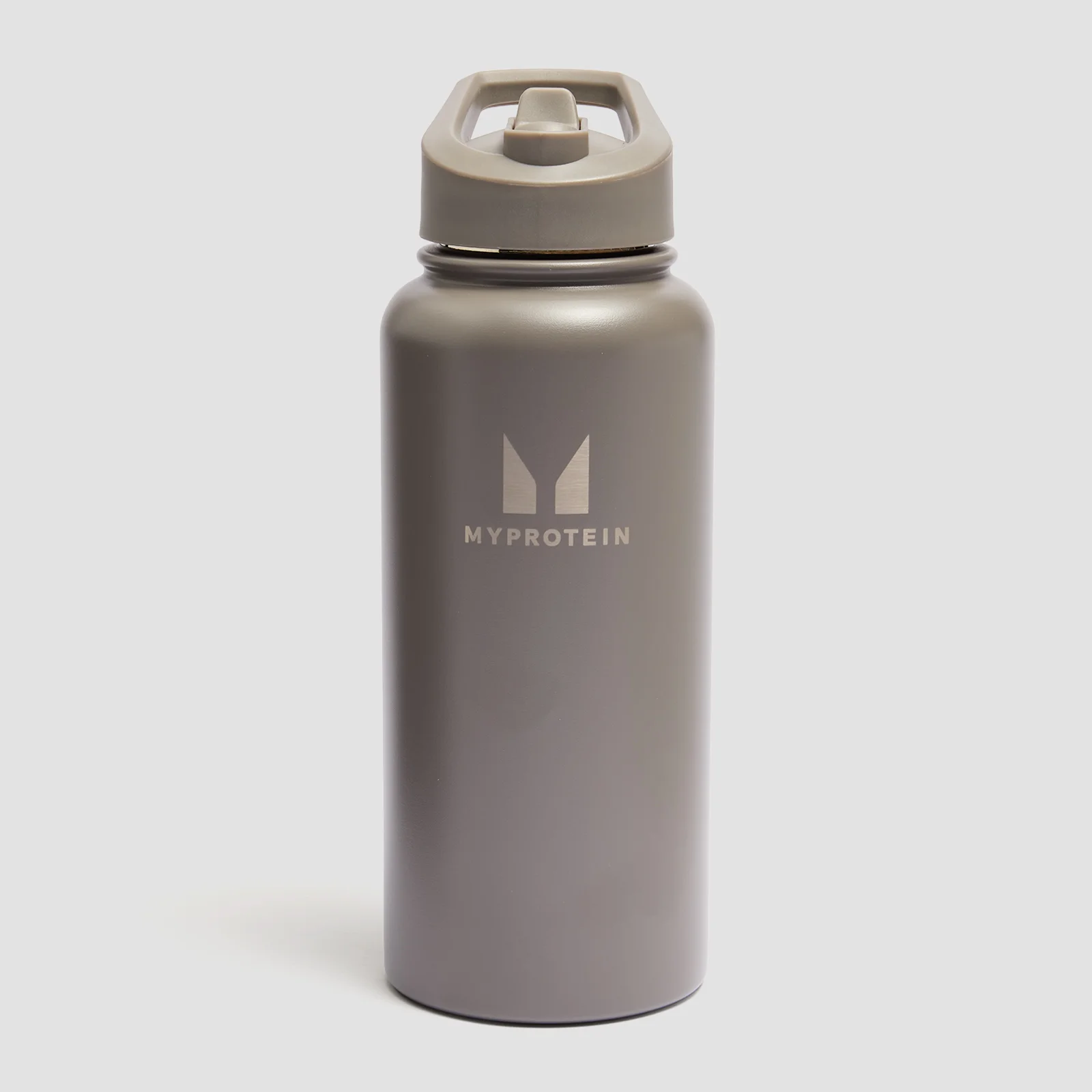 Bouteille Myprotein en métal recyclé avec paille rabattable 1 L - Truffe foncée Image 1